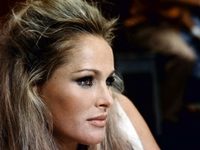 ������ ������ (Ursula Andress) 
����������