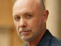 ������ �������� (Hector Elizondo) 
����������