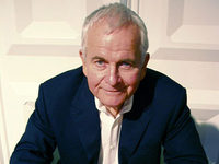 ��� ���� (Ian Holm) 
����������