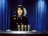 ���� ��������� (Anna Chancellor) 
����������