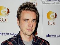 ���� ������ (Dax Shepard) 
����������