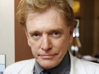 ������ ������� (William Atherton) 
����������