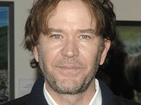 ������ ������ (Timothy Hutton) 
����������