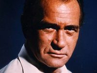 ������ �������� (Darren McGavin) 
����������