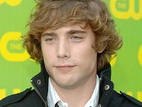 ������ �������� (Dustin Milligan) 
����������