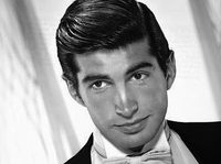 ������ ��������� (George Hamilton, George Stevens Hamilton IV) 
����������
