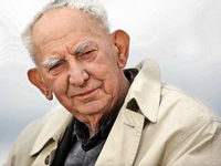 ������ �������� (Gustaw Holoubek) 
����������