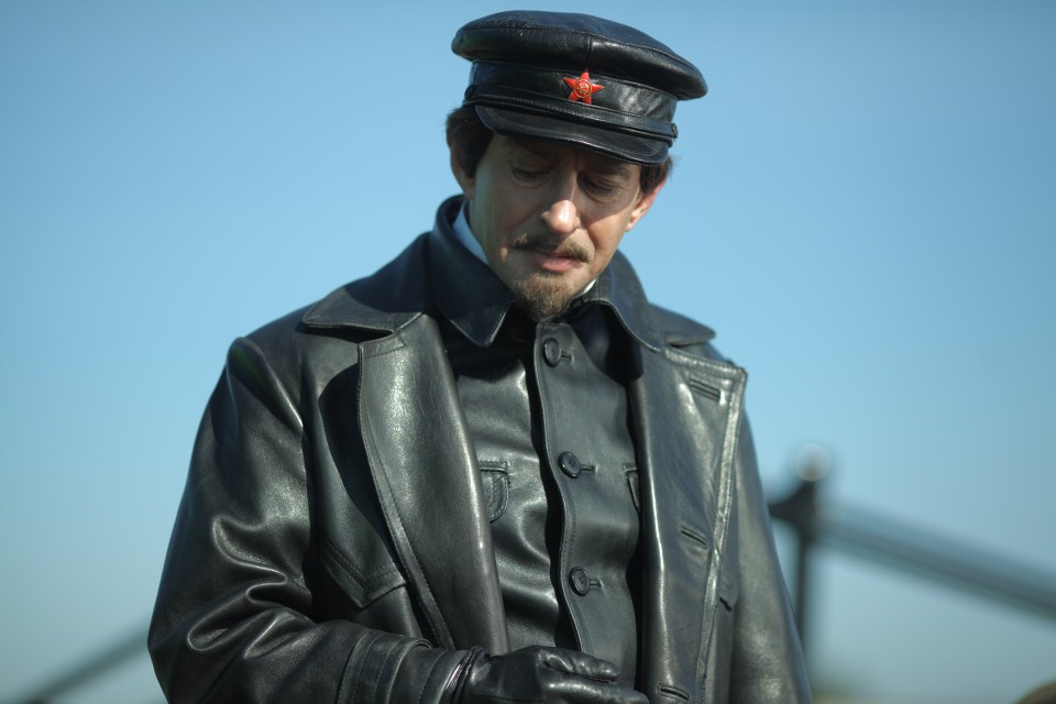 «Троцкий»: Этот поезд в огне