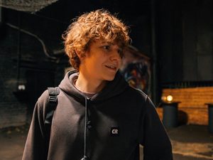 Премьера сериала «Пингвины моей мамы» о начинающем стендап-комике состоится 6 октября