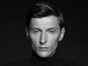 «Мы сейчас живём в эпоху начала конца юмора»: Павел Воля о соцсетях и нетерпимости