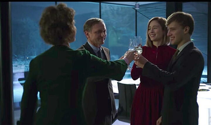 1983 (2017)