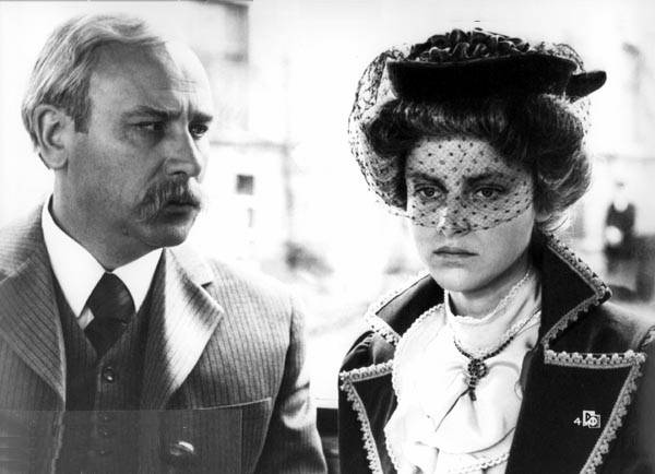      (1986)