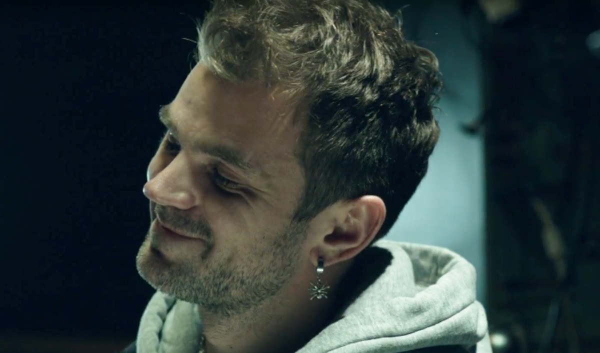   (2017)