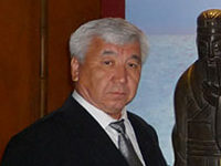    "  / -4" (2012).