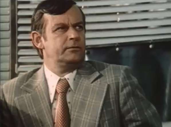    (1976)