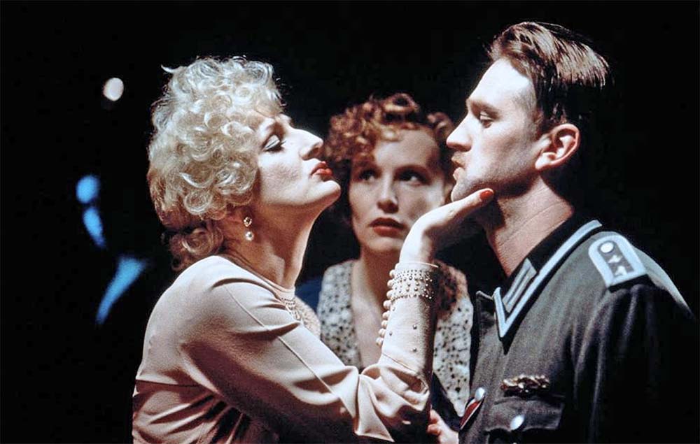    (1999)