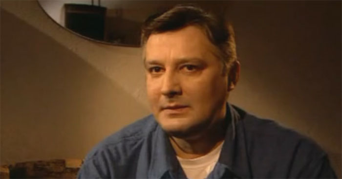   (2002)