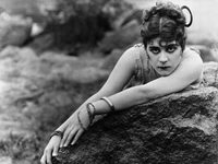    (1915)