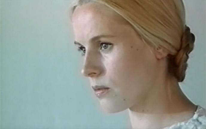 Елена Кондулайнен Плавает В Лодке Топлес – Русь Изначальная 1985