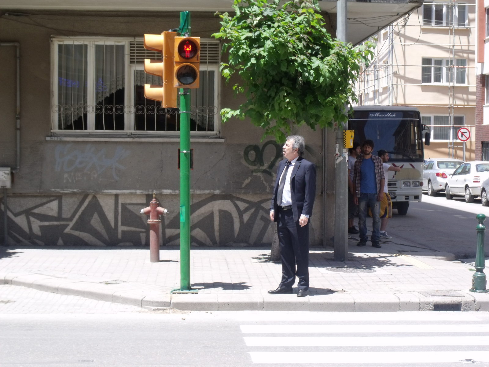         (2011)