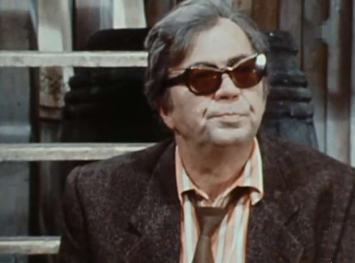   (1982)