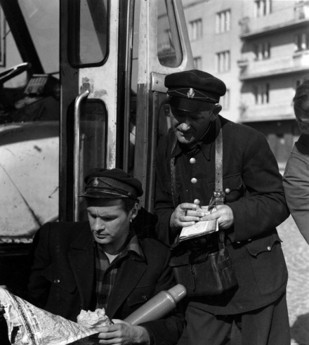  (1949)
