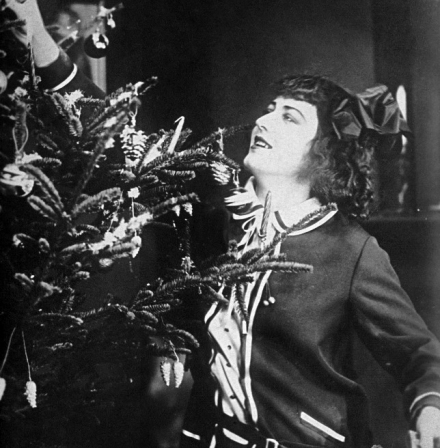   - "  " (1927)