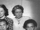   - Lietuvos valstybinės konservatorijos Aktorinio fakulteto II laida (1956 m.): pirmoje eilėje Martynas Vainilaitis, Algirdas Venskūnas, Rolandas Butkevičius, Vytautas Paukštė, antroje eilėje Valentinas Daraškevičius, Rimgaudas Karvelis, dėstytoja, režisierė, aktorė bei studentė Regina Senkutė, Antanas Žekas, Algirdas Grašys, trečioje eilėje Karolis Dapkus, Birutė Didžgalvytė, kurso vadovas Juozas Gustaitis, Dalia Cinauskaitė, Elena Gaigalaitė.