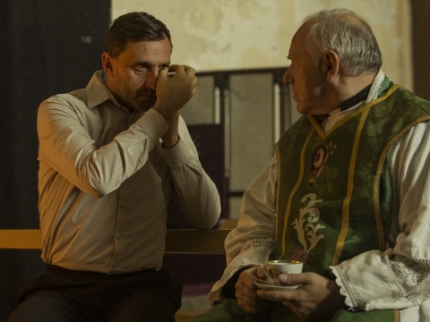  (2019)