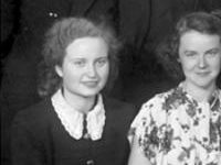   - ( ,   )Iš kairės (pirma eilė): Nijolė Narijauskaitė, Eugenija Nijola Jankutė, kurso vadovas Jonas Kavaliauskas, Vanda Marčinskaitė, Irena Stravinskienė; (antra eilė): Algirdas Kubilius, Algimantas Bružas, Elvyra Žebertavičiūtė, Arnas Rosenas, Janina Mozūriūnaitė-Černiauskienė, Bronius Gražys, Juozas Jaruševičius; (trečia eilė): Algis Mažuolis, Leonas Ciunis.
