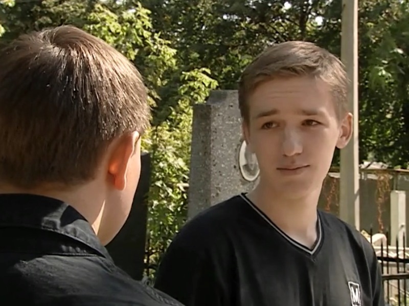   (2004)