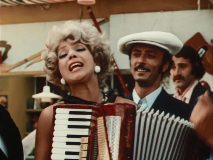   ׸  (1975)