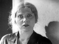 "-" (1935),8