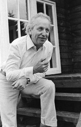   - 1981 .