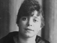 1922 .      ,  .