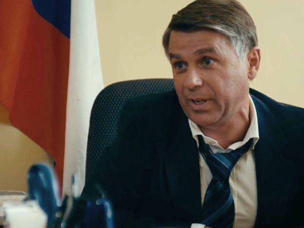   - " 17" (2013)