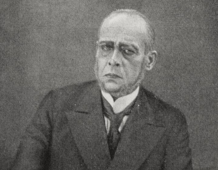    (1924)