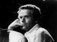 1977 .
