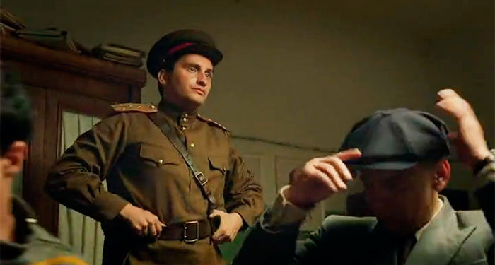 ׸  (2013)