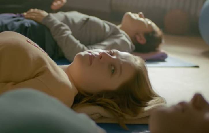  (2016)