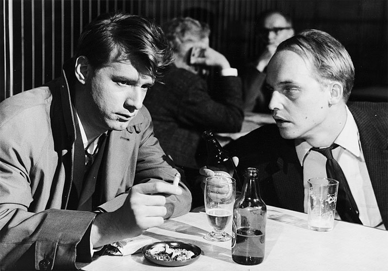   - Tie pimeään (1962), 