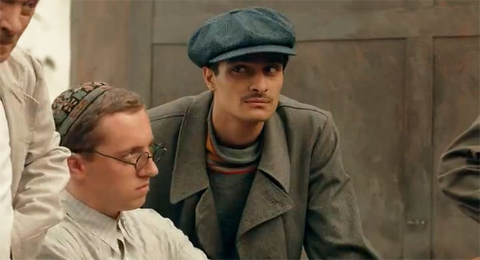 ׸  (2013)