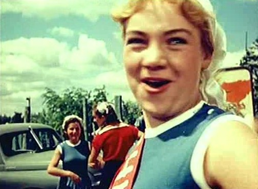 Первый парень 1958. Первый парень фильм 1958 Людмила. Первый парень 1958 кадры из фильма.