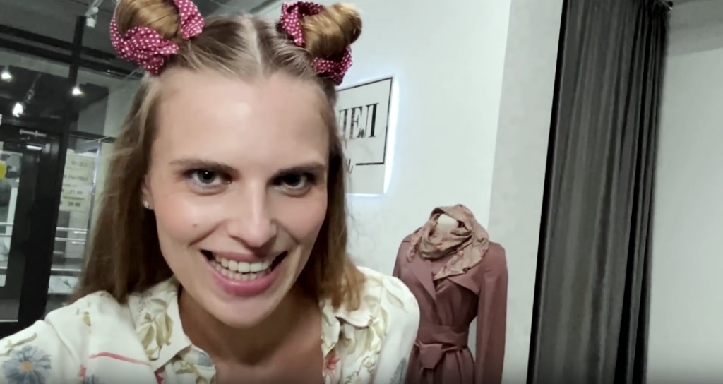 (2021)