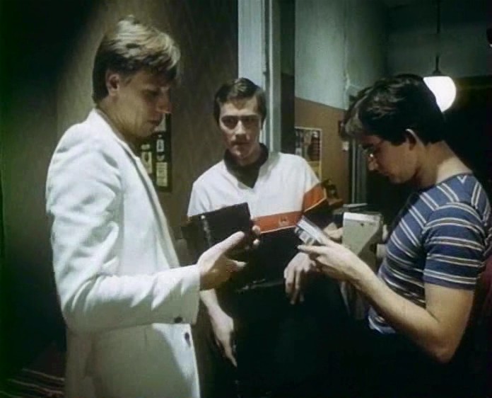   (1985)