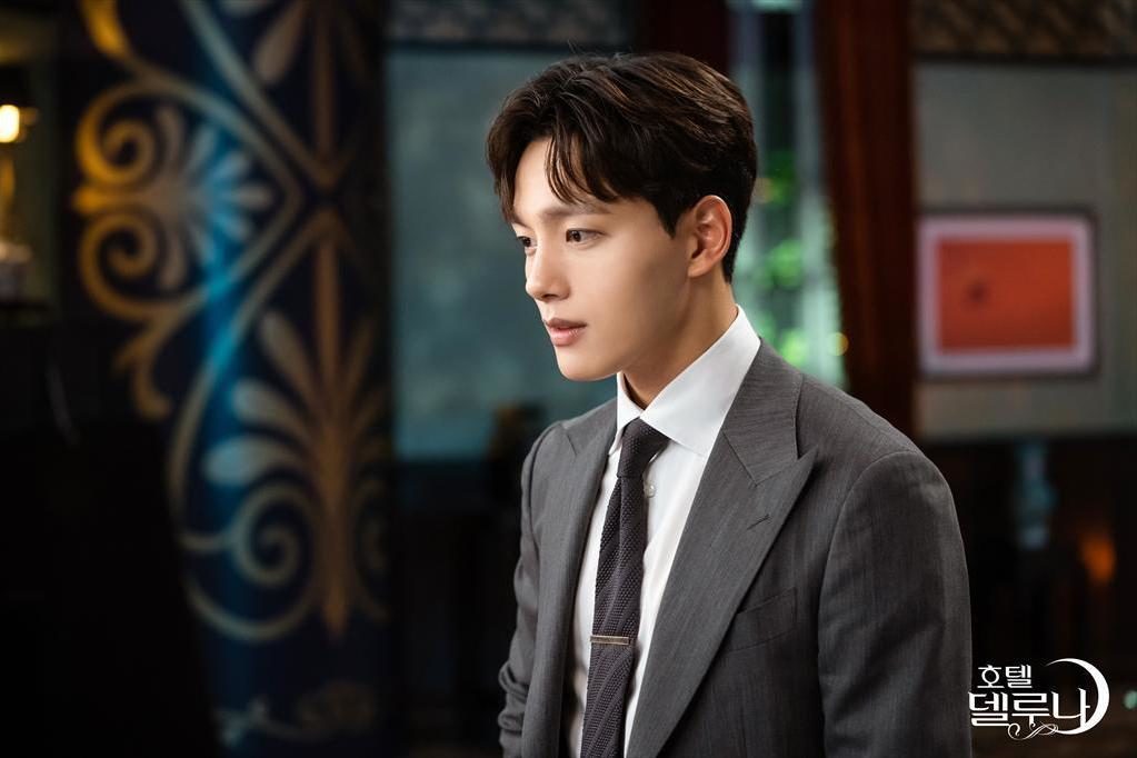    - "  " (2019)