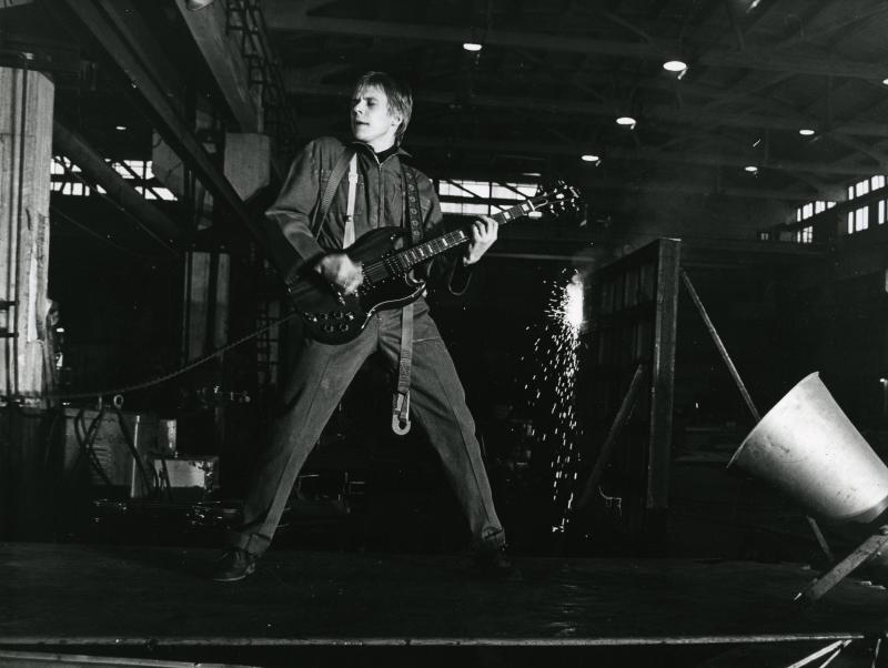    (1982)