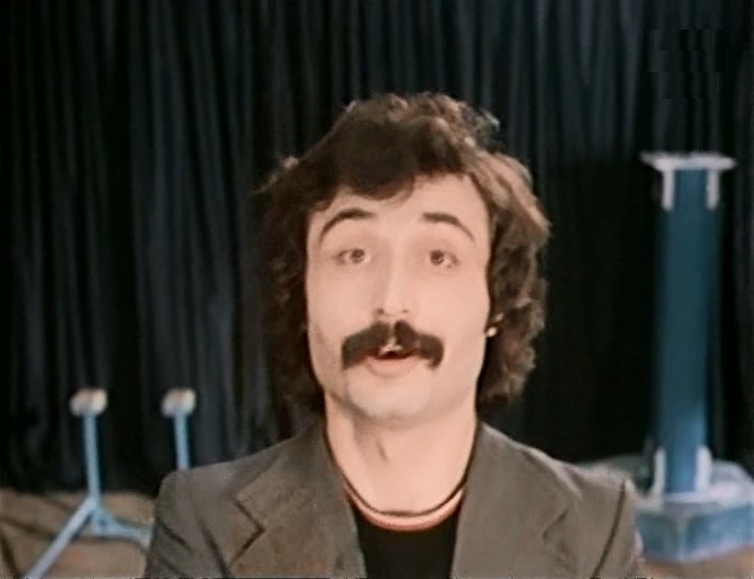     (1976)
