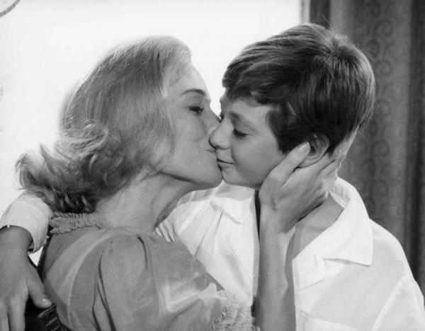  (1962)