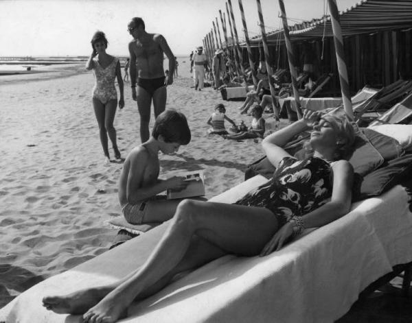  (1962)